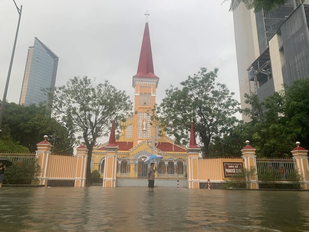 hue_lu lut hue_hue ngap lut_thientai_luluthue_phat giao hue24.jpg